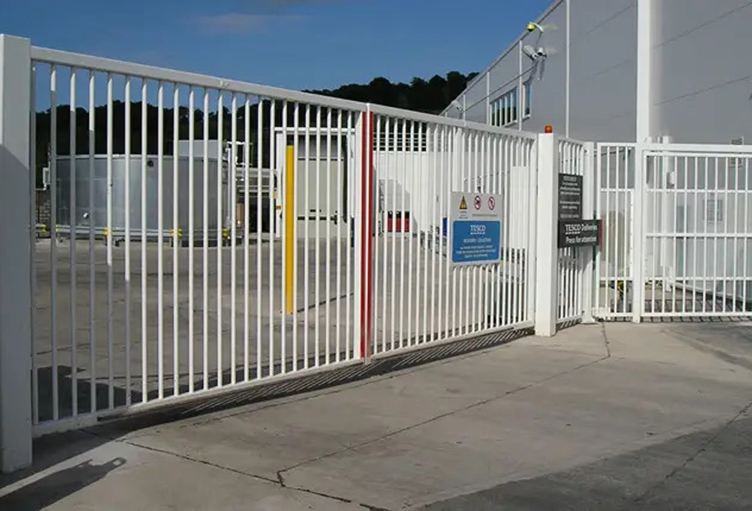 The Importance of Proper Security Gate Installation - MindRetrieve